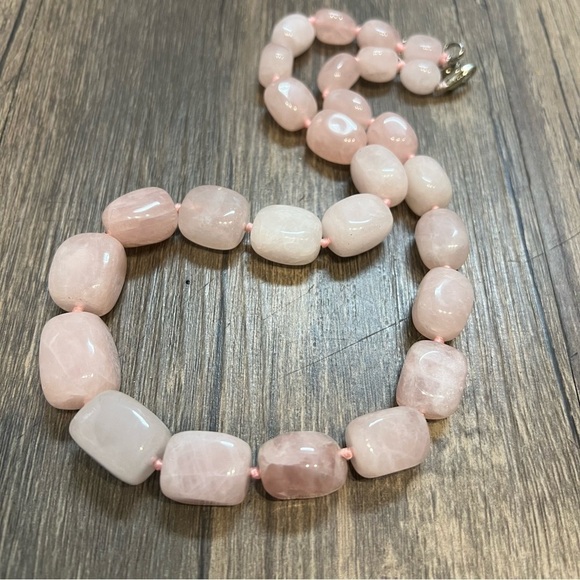 Women’s Natural Rose Quartz Crystals Necklace 20” - Picture 8 of 9